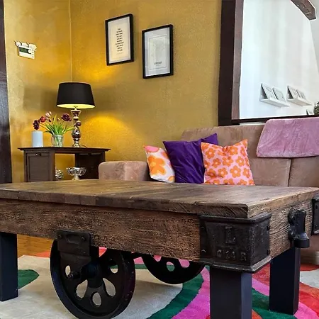 Charmante 120qm Dachgeschoss-wohnung Apartamento *